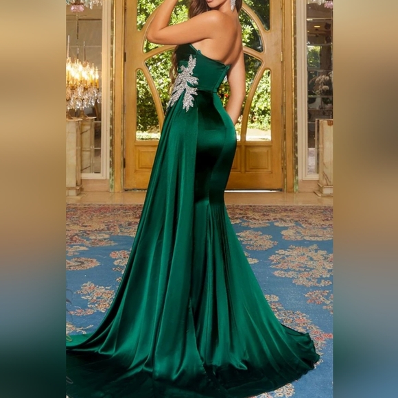 PORTIA & SCARLETT Elegant Satin Evening Gown Emerald Green Size 16 - Picture 13 of 14